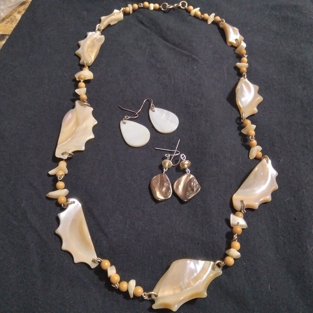 Mother of Pearl necklace and earrings set